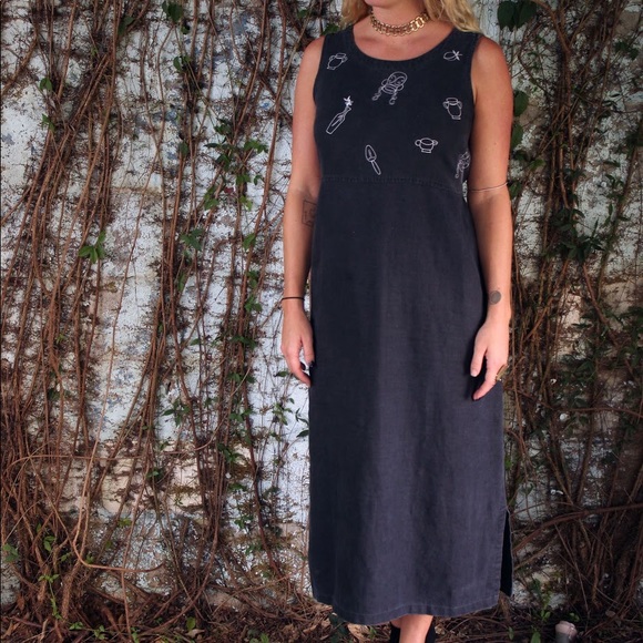 Garden Vessel Black Linen Dress - Picture 3 of 4